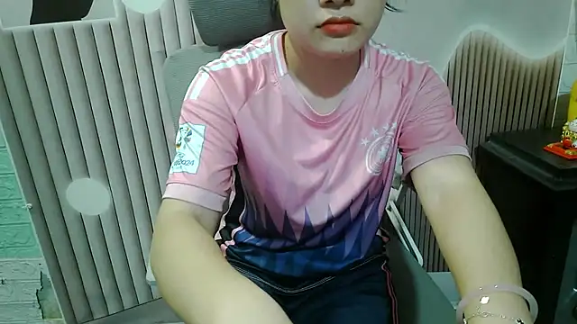 Snapshot of Emachiii chatting on September 23, 2025, 12:30 pm Emachiii online show from September 23, 2025, 12:30 pm