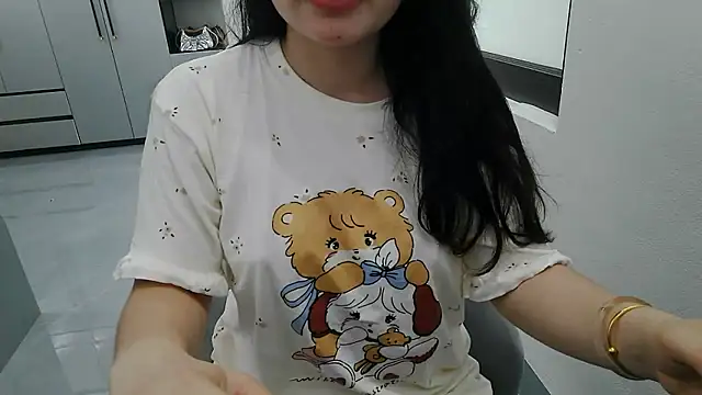 Emachiii online show from May 24, 2026, 1:43 am