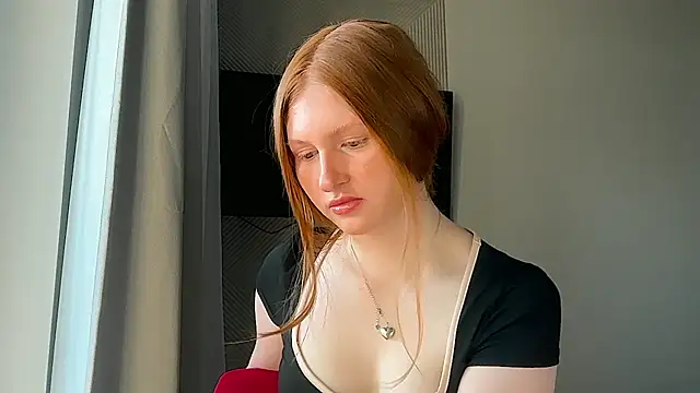 LuxXAngel online show from June 6, 2026, 1:11 am