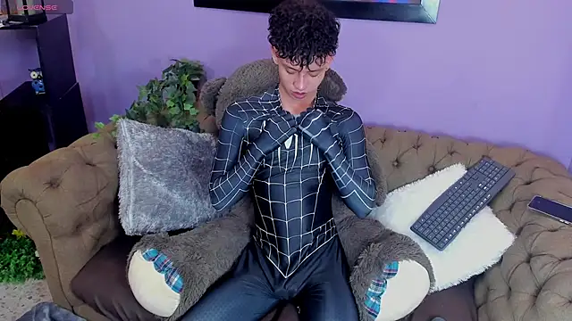 Snapshot of JoseLucian chatting on October 30, 2025, 8:42 pm JoseLucian online show from October 30, 2025, 8:42 pm