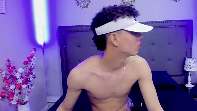 Snapshot of JoseLucian chatting on November 15, 2025, 1:47 am JoseLucian online show from November 15, 2025, 1:47 am