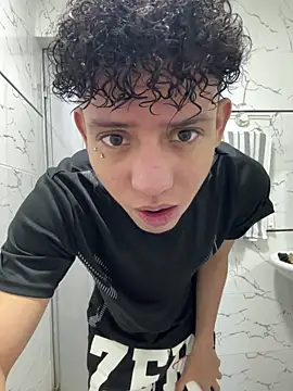 JoseLucian online show from December 14, 2025, 9:41 pm