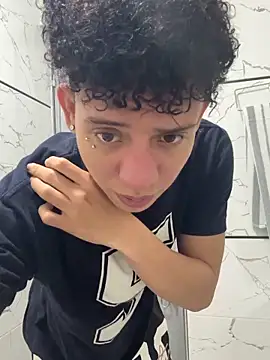 JoseLucian online show from December 15, 2025, 10:58 pm