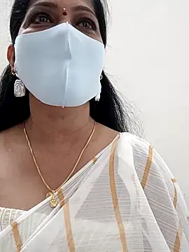 Snapshot of shivani27 chatting on September 15, 2025, 3:34 pm shivani27 online show from September 15, 2025, 3:34 pm