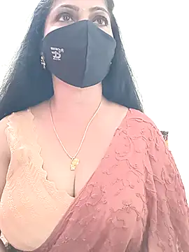 shivani27 online show from May 3, 2026, 10:32 am