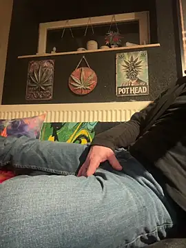 Flash0910 online show from February 11, 2026, 1:54 am