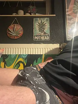 Flash0910 online show from April 14, 2026, 12:05 am