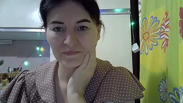 Krystal 82 online show from October 26, 2025, 3:29 pm