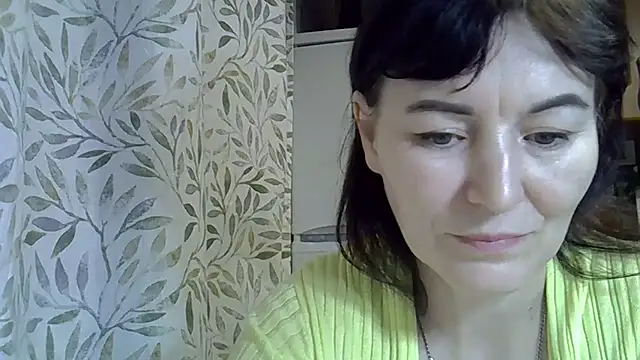 Snapshot of Krystal_82 chatting on February 2, 2026, 8:40 pm Krystal 82 online show from February 2, 2026, 8:40 pm