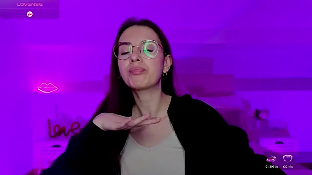 Real cutie1 online show from November 10, 2025, 9:03 pm