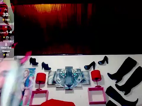 blondehot5v online show from September 18, 2025, 12:07 pm