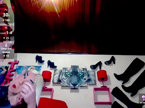 blondehot5v online show from September 23, 2025, 12:08 pm