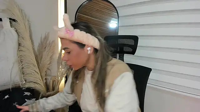 Rachell criss online show from October 26, 2025, 3:45 am