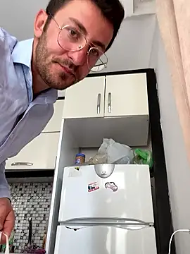 emredenizz07 online show from October 9, 2025, 9:18 am