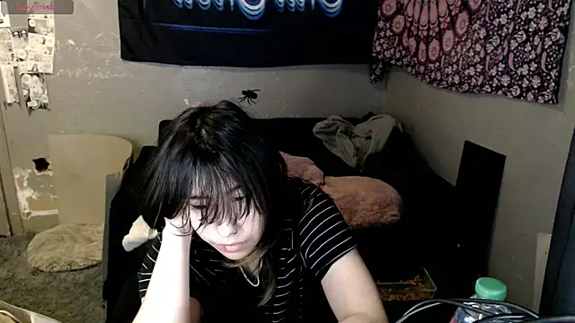 London Ray online show from October 15, 2025, 8:47 am