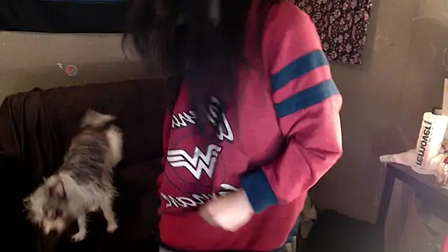 London Ray online show from April 24, 2026, 9:39 pm