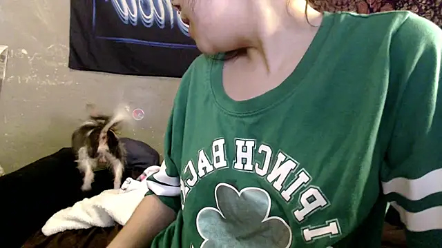 Snapshot of London_Ray chatting on May 28, 2026, 1:25 am London Ray online show from May 28, 2026, 1:25 am