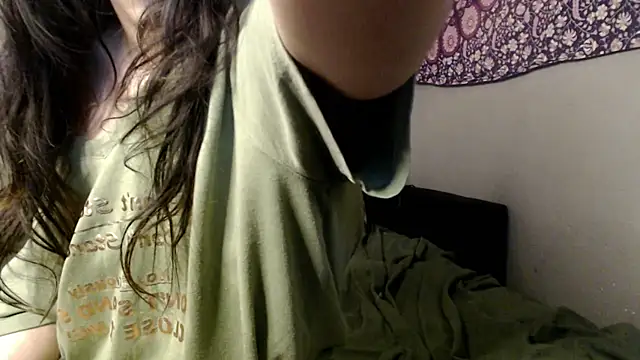 Snapshot of London_Ray chatting on June 6, 2026, 11:31 pm London Ray online show from June 6, 2026, 11:31 pm