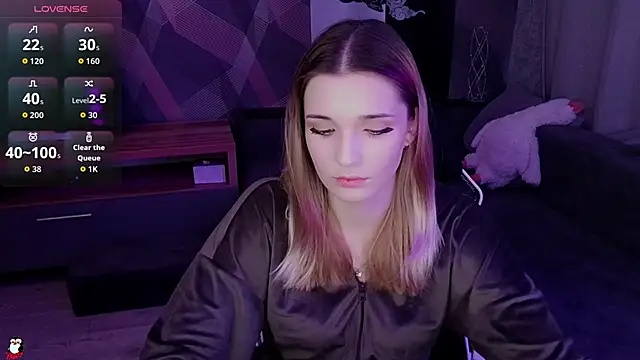 Sandy Belle online show from November 8, 2025, 8:29 pm