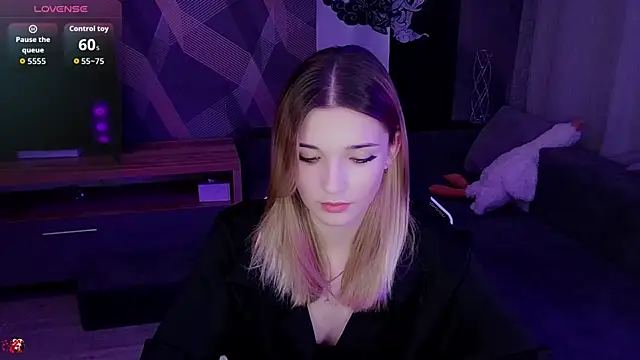 Sandy Belle online show from November 11, 2025, 8:09 pm