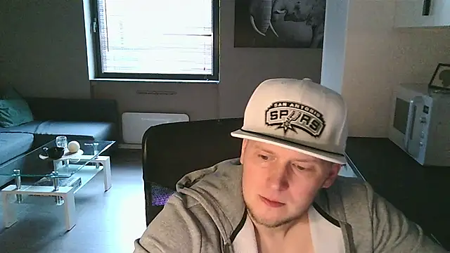 Dartanjanas13 online show from October 24, 2025, 9:17 am