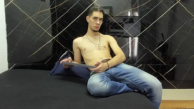  Axel 09 online show from April 9, 2026, 4:12 am