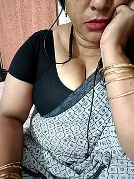 Snapshot of Swetyhoney chatting on September 17, 2025, 4:19 pm Swetyhoney online show from September 17, 2025, 4:19 pm