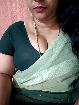 Snapshot of Swetyhoney chatting on October 1, 2025, 4:13 pm Swetyhoney online show from October 1, 2025, 4:13 pm