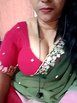 Snapshot of Swetyhoney chatting on October 3, 2025, 7:05 am Swetyhoney online show from October 3, 2025, 7:05 am