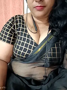 Snapshot of Swetyhoney chatting on October 4, 2025, 6:06 pm Swetyhoney online show from October 4, 2025, 6:06 pm