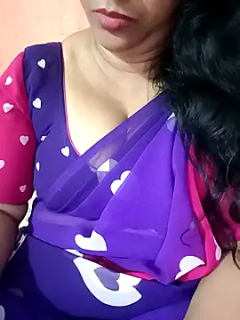 Snapshot of Swetyhoney chatting on October 11, 2025, 6:45 am Swetyhoney online show from October 11, 2025, 6:45 am