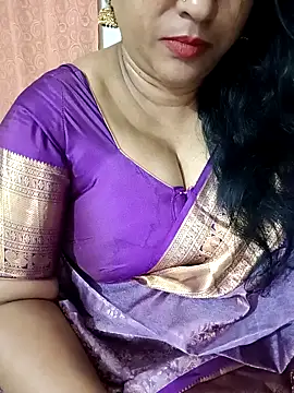 Snapshot of Swetyhoney chatting on October 12, 2025, 5:12 pm Swetyhoney online show from October 12, 2025, 5:12 pm