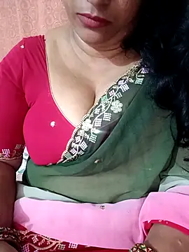 Snapshot of Swetyhoney chatting on October 18, 2025, 5:35 pm Swetyhoney online show from October 18, 2025, 5:35 pm