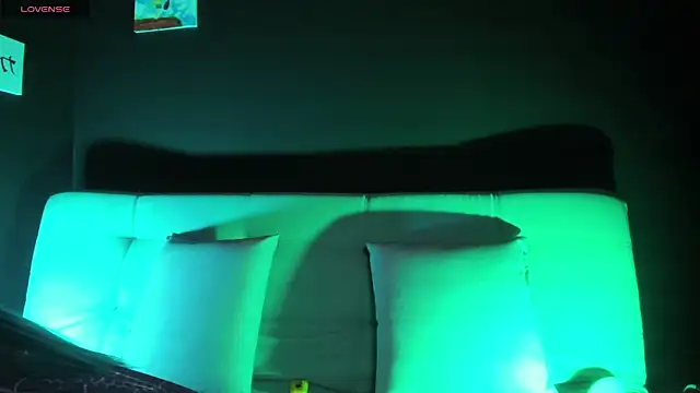 madiixwatson online show from January 15, 2026, 10:57 pm