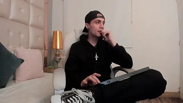 dark sun302 online show from January 8, 2026, 2:03 am