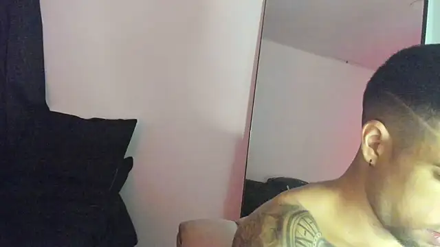 ThiagoLugo online show from November 3, 2025, 2:02 am