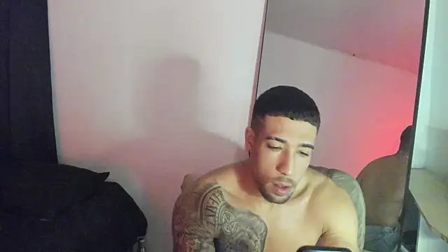 ThiagoLugo online show from November 3, 2025, 11:15 pm