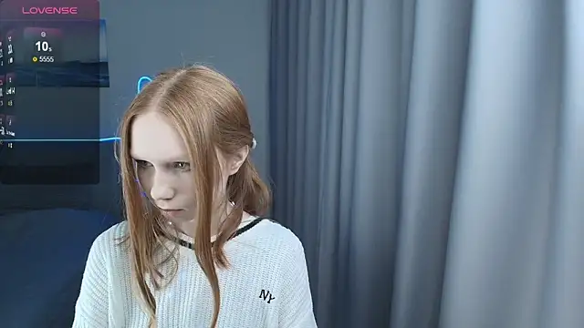 FoxyMira online show from September 12, 2025, 1:22 pm