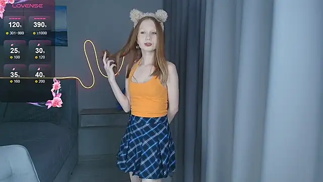 FoxyMira online show from September 26, 2025, 1:48 pm