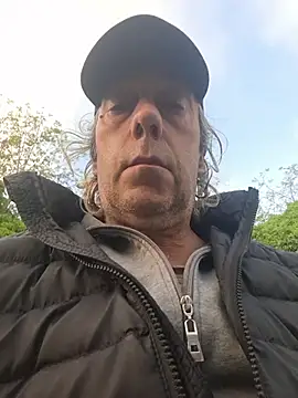 Snapshot of bi_dare chatting on April 7, 2026, 5:02 pm bi dare online show from April 7, 2026, 5:02 pm