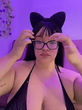 Emily Taylor2 online show from February 6, 2026, 12:37 am