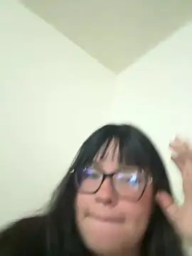 Snapshot of Emily_Taylor2 chatting on June 17, 2026, 2:03 am Emily Taylor2 online show from June 17, 2026, 2:03 am