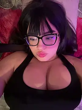 Snapshot of Emily_Taylor2 chatting on June 21, 2026, 2:03 am Emily Taylor2 online show from June 21, 2026, 2:03 am