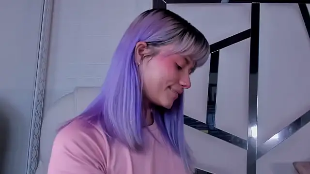 barbieambar online show from November 16, 2025, 3:28 pm