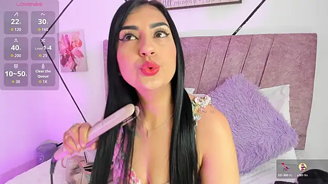 Paris Evans01 online show from September 18, 2025, 12:40 pm