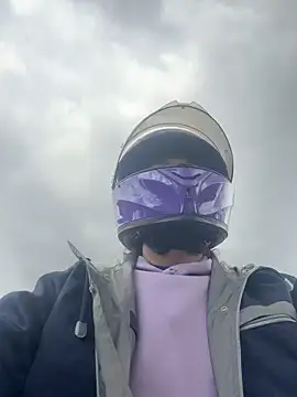 Camilla Miller01 online show from April 16, 2026, 7:25 pm