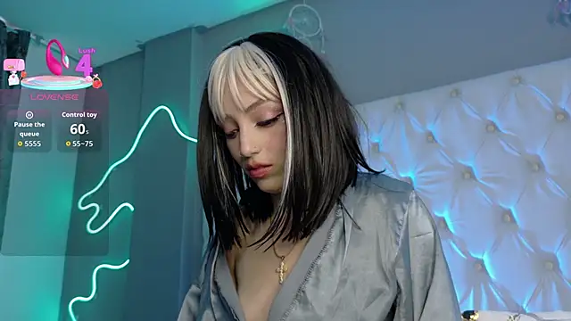 Megan  cole1 online show from October 17, 2025, 12:19 pm