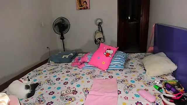 Anais lux online show from March 18, 2026, 11:19 pm