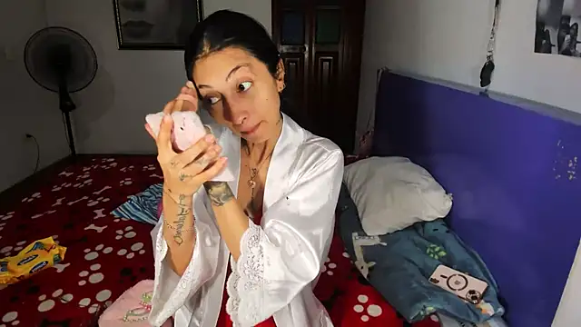 Anais lux online show from July 11, 2026, 11:28 pm