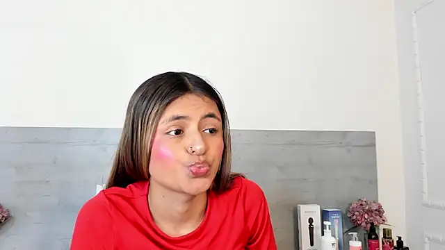 sunnyWhitee online show from March 28, 2026, 7:24 pm